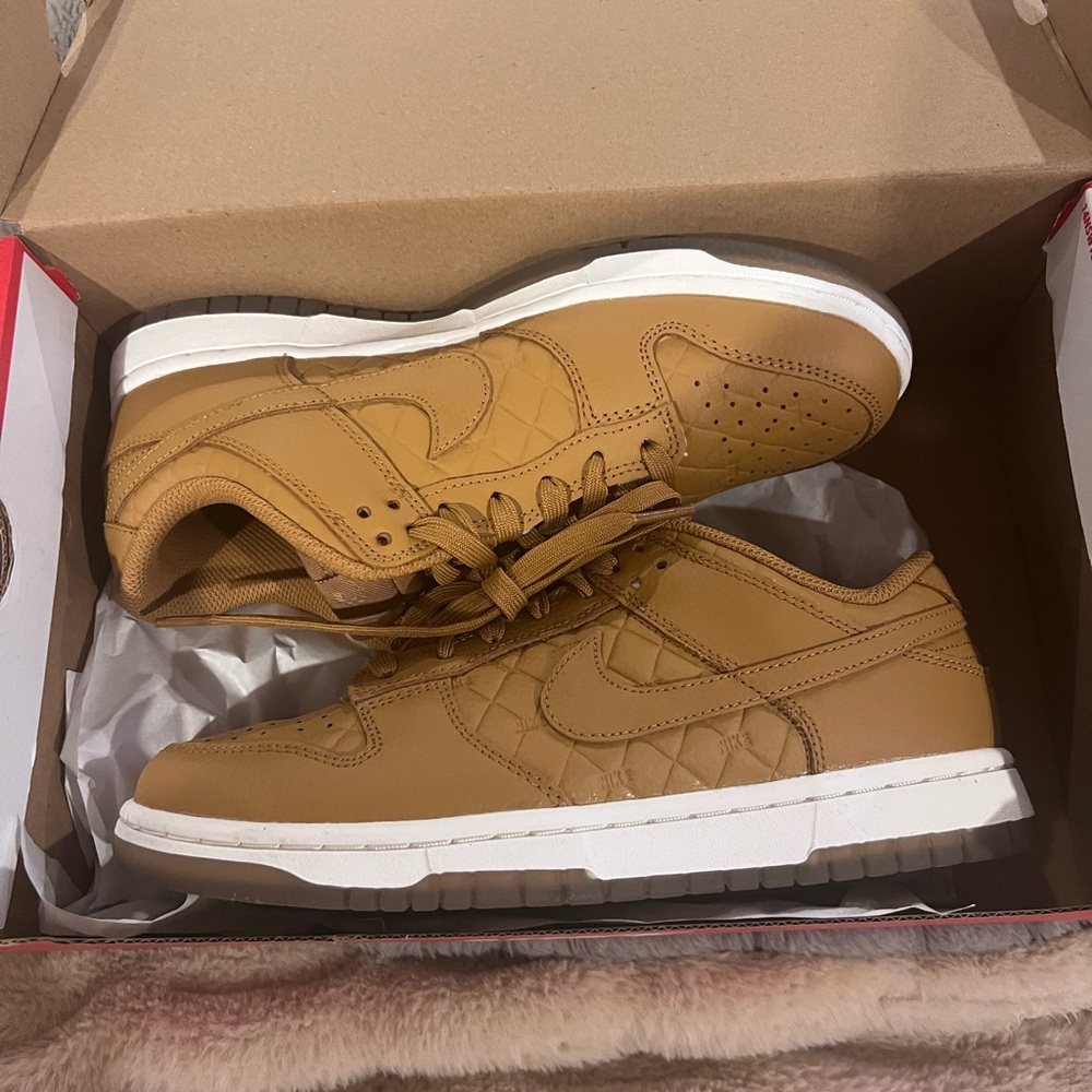 Nike dunk lo - wheat sz 8